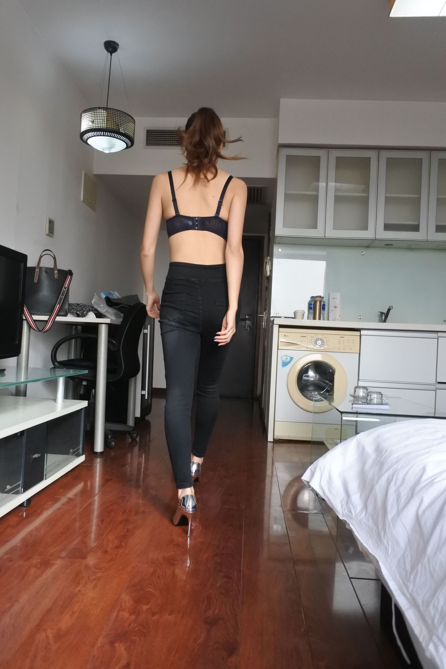 身材真不错腿尤其的美