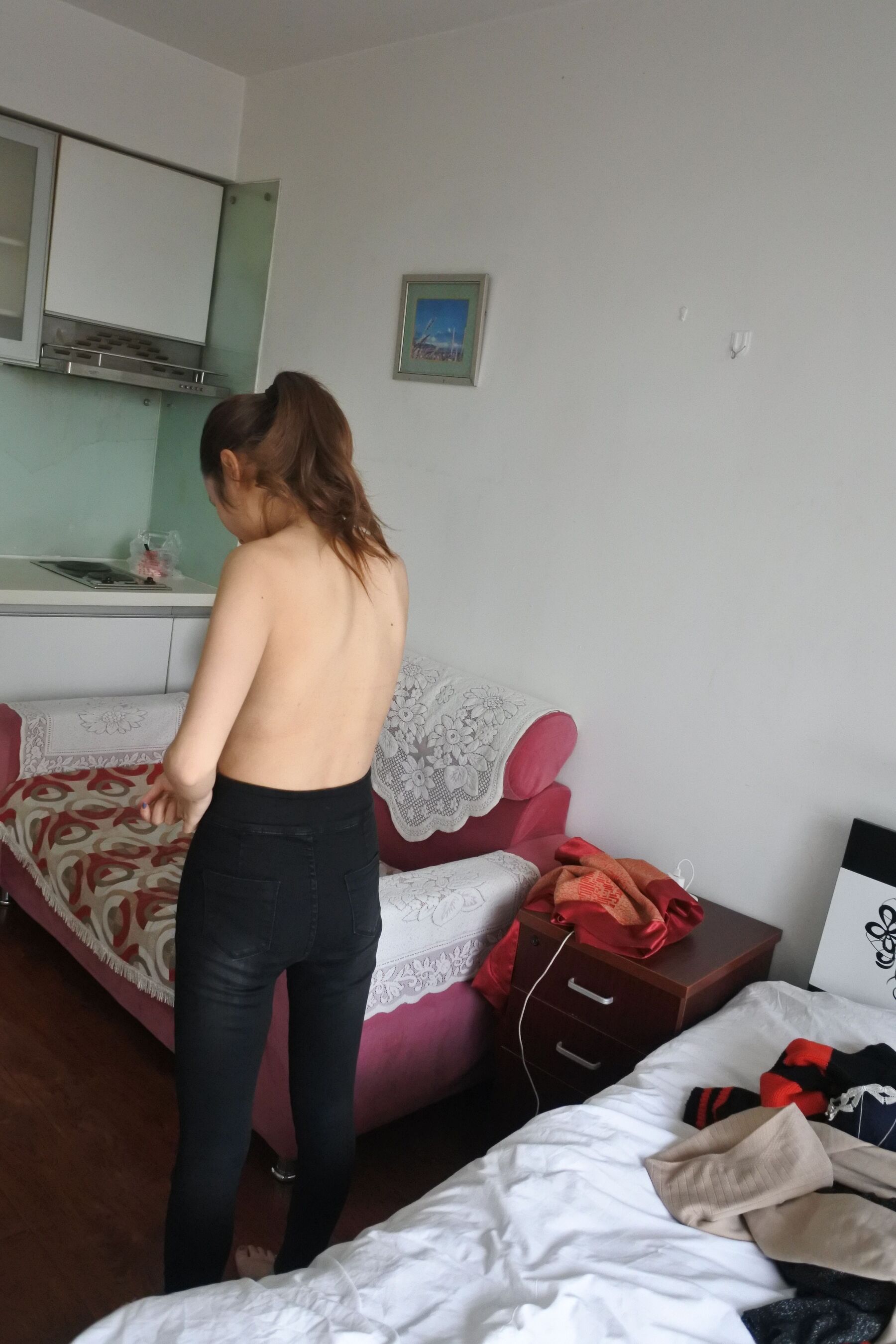 身材真不错腿尤其的美