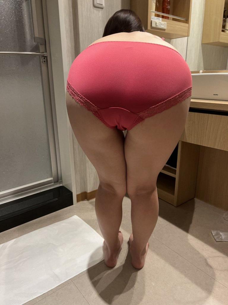 辛苦收集的大屁股合集、满足后入的爽感和欲望