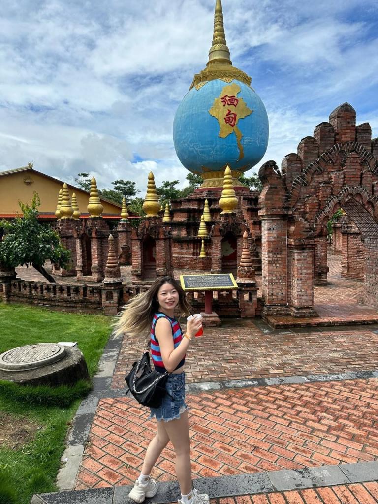 调教露脸淫荡眼镜妹,黑丝、瑜伽、内射、口交、满足你今晚的幻想