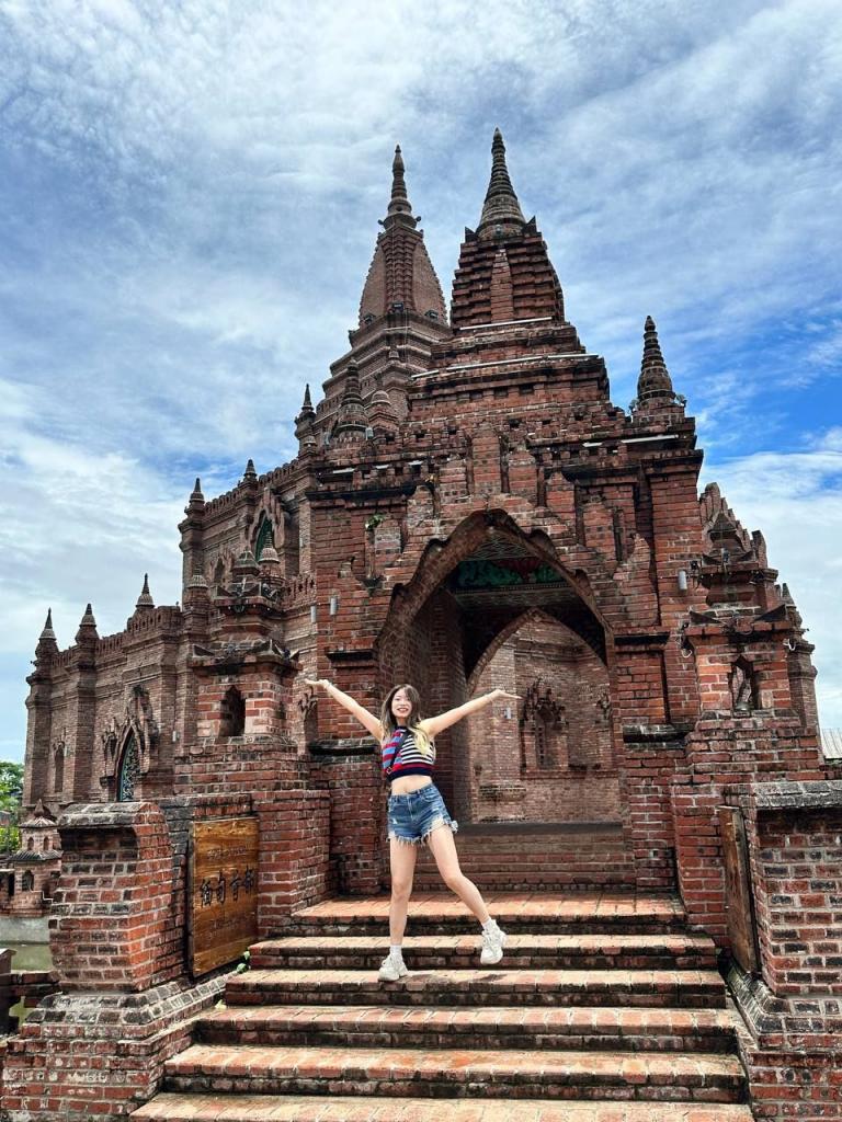 调教露脸淫荡眼镜妹,黑丝、瑜伽、内射、口交、满足你今晚的幻想