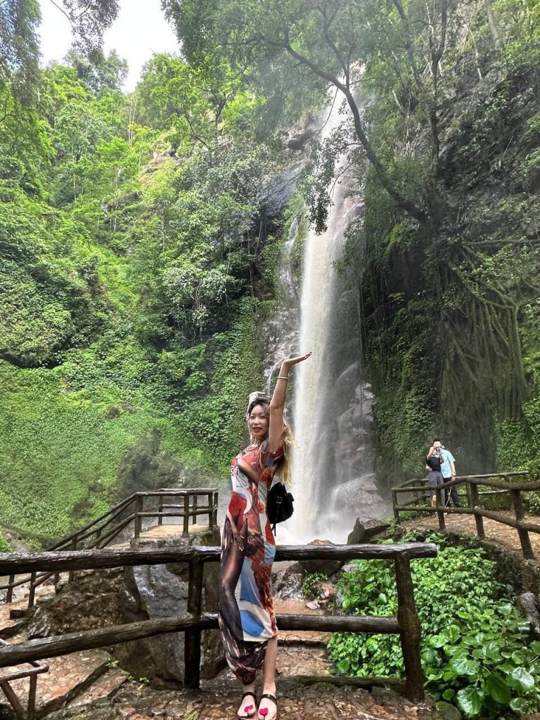 调教露脸淫荡眼镜妹,黑丝、瑜伽、内射、口交、满足你今晚的幻想