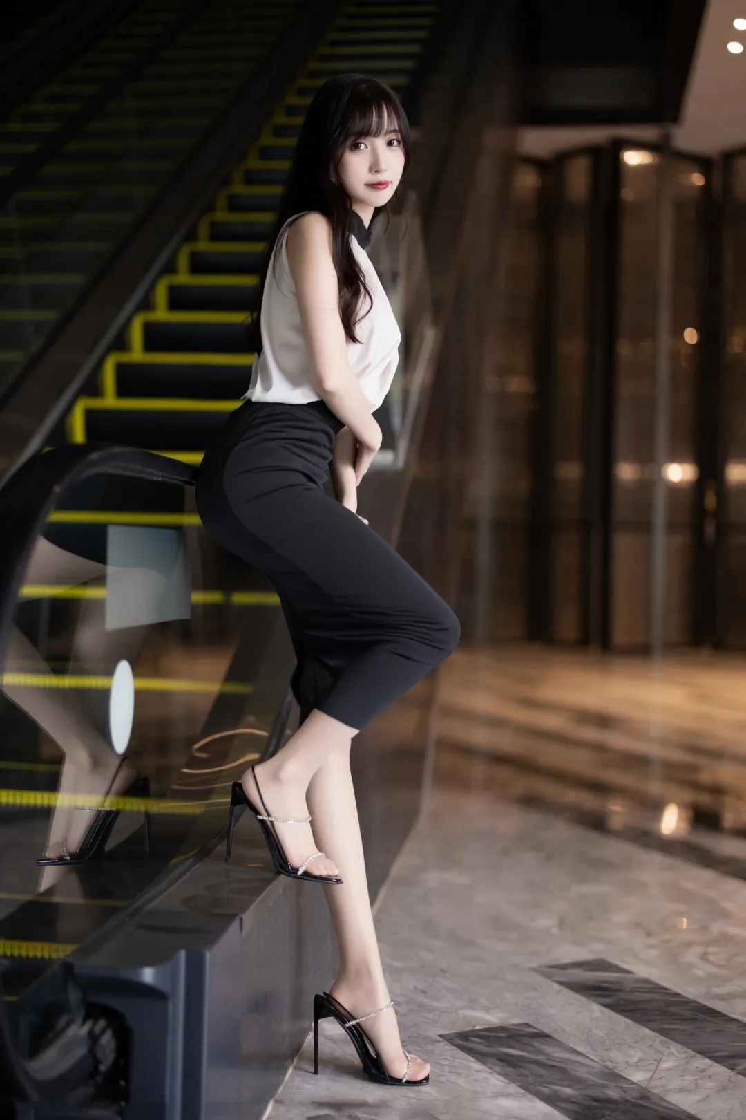 御姐装束更魅惑