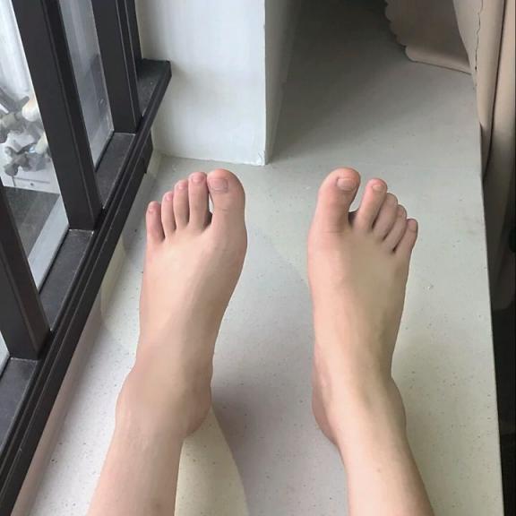 恋足❤️美脚❤️足控，恋足是不是一种病呢，还是也算对美的一种欣赏
