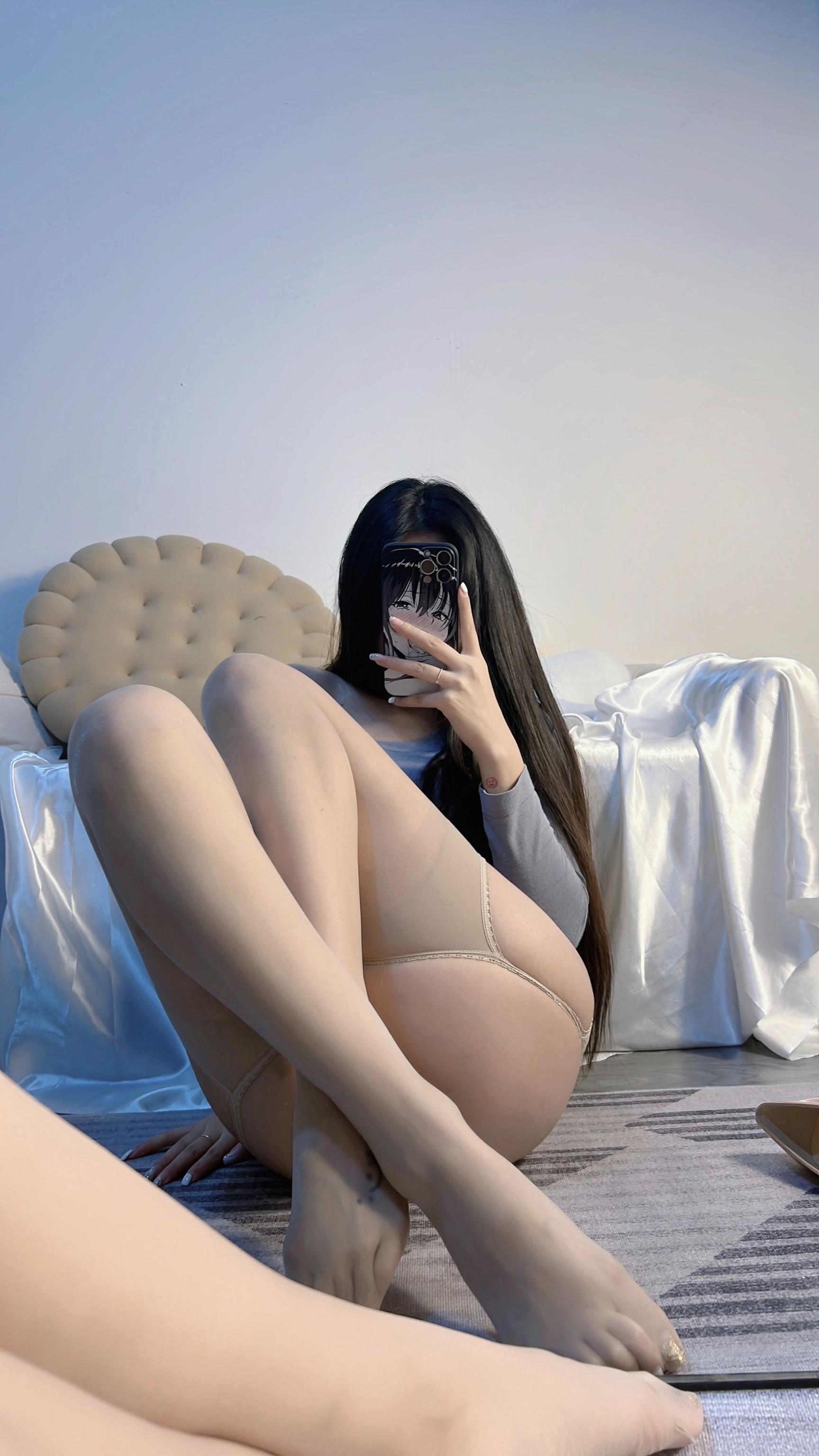 青春美少女搔首弄姿诱惑迷人