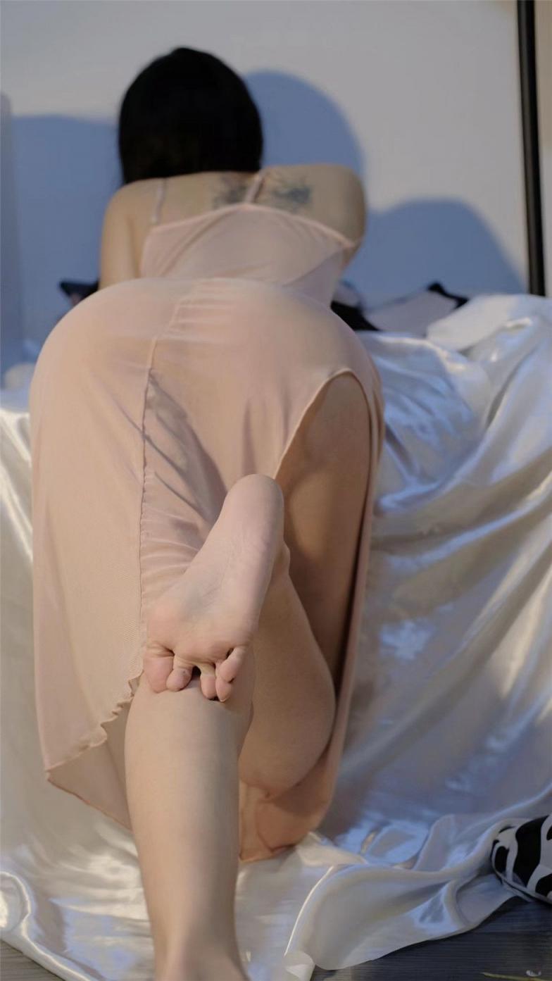 青春美少女搔首弄姿诱惑迷人