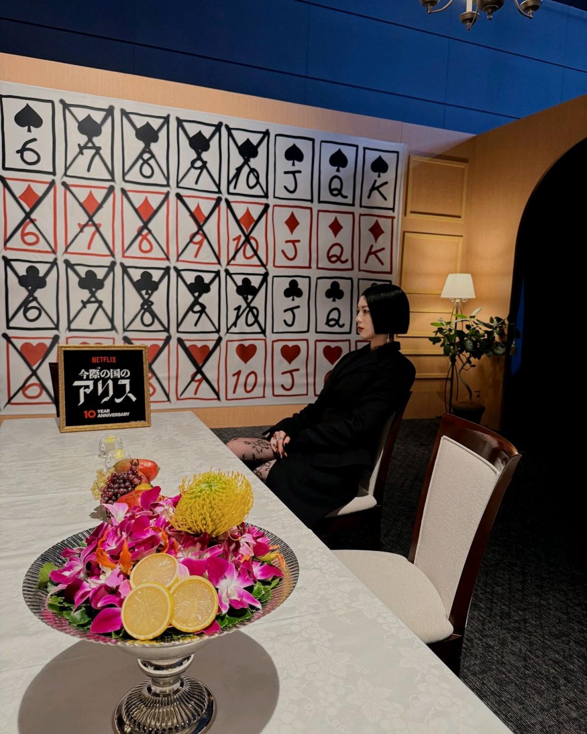 穿上马甲的AV女星，还熟悉吗？