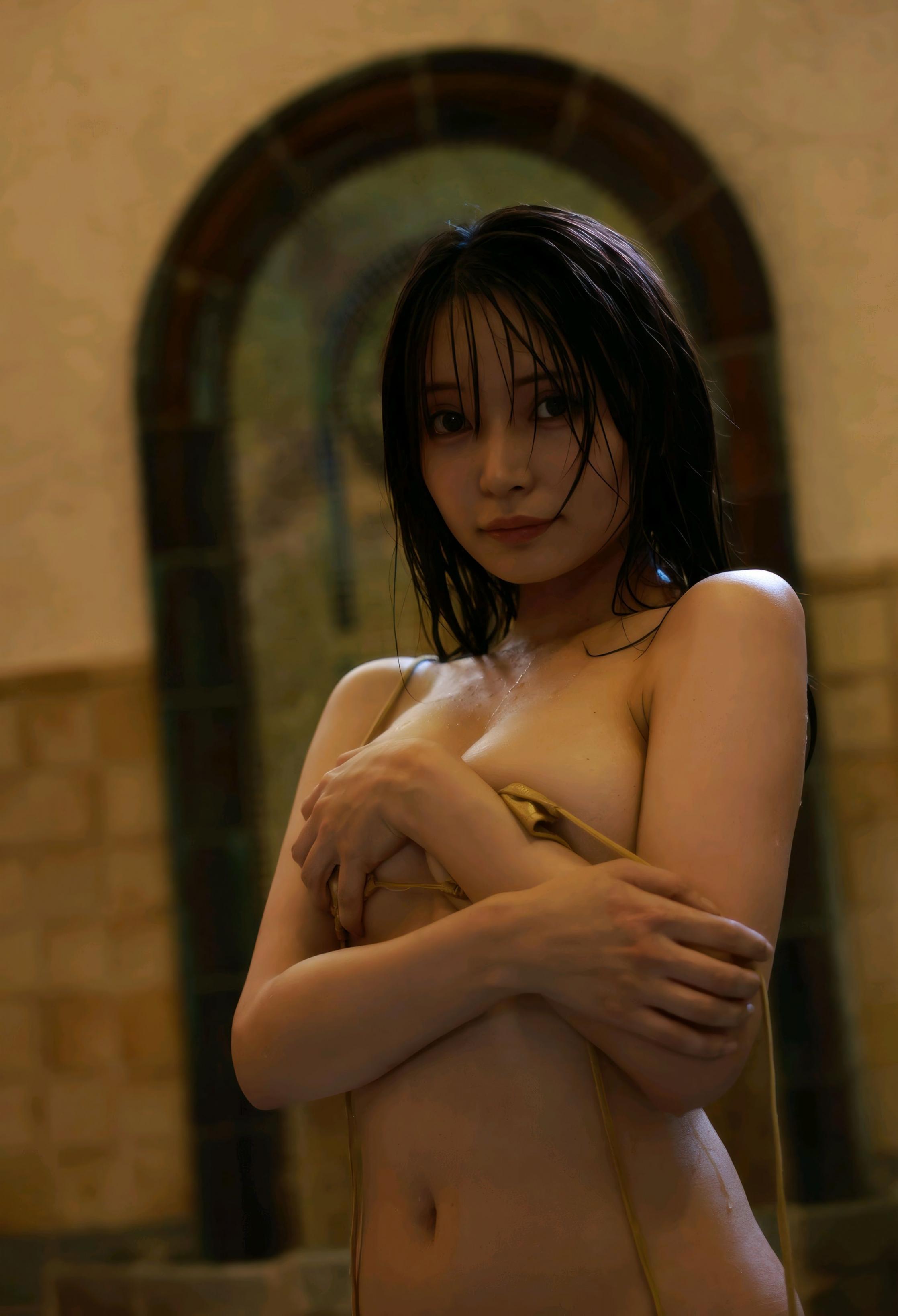 穿上马甲的AV女星，还熟悉吗？