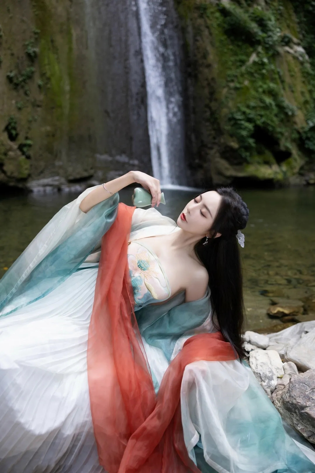 妖艳中国风妖媚小酥胸