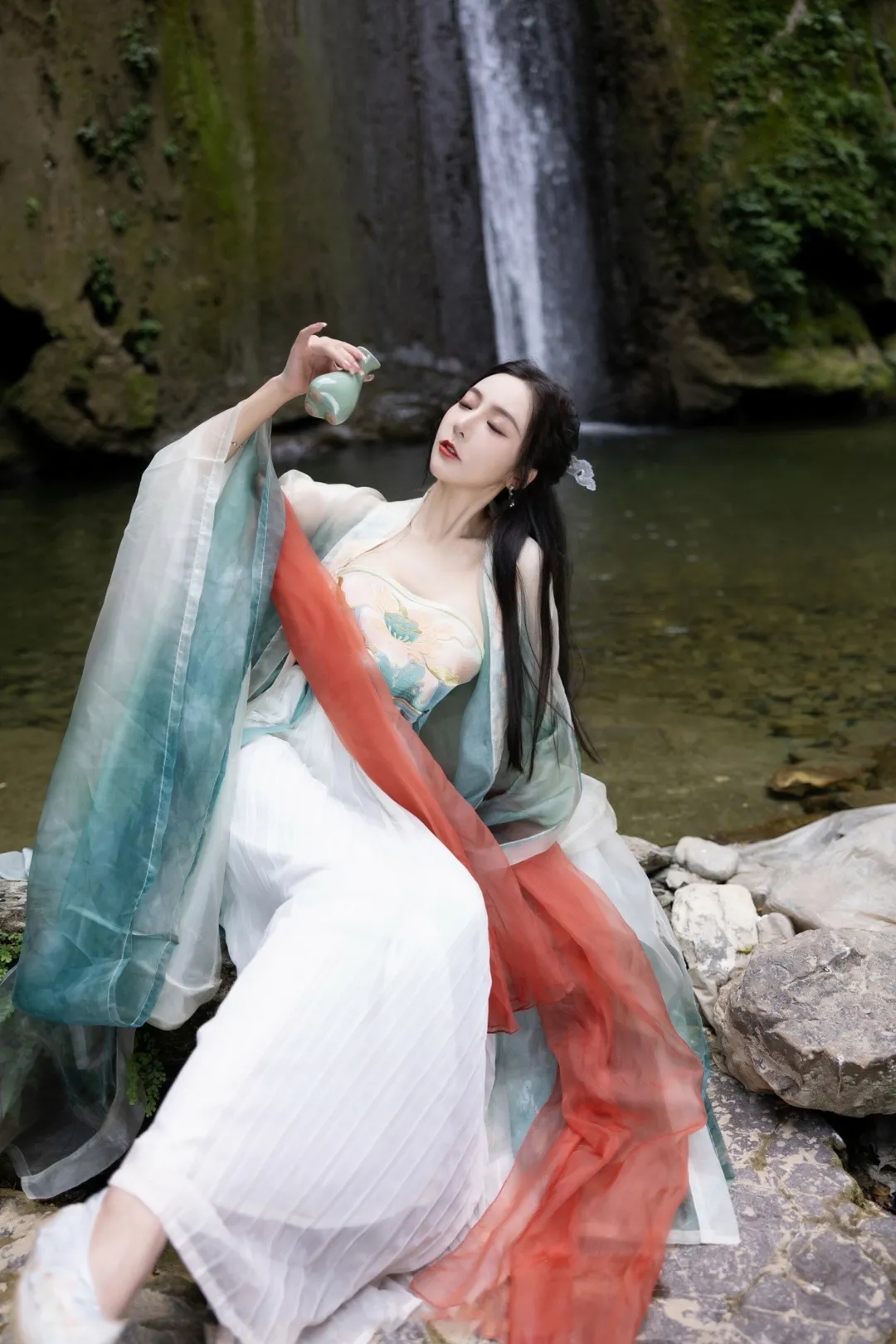 妖艳中国风妖媚小酥胸