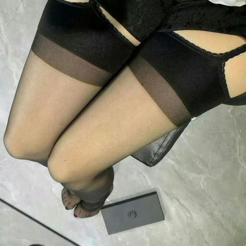 忙碌的一周后，抽点空闲，端着咖啡，品鉴良家丝足，放松一下