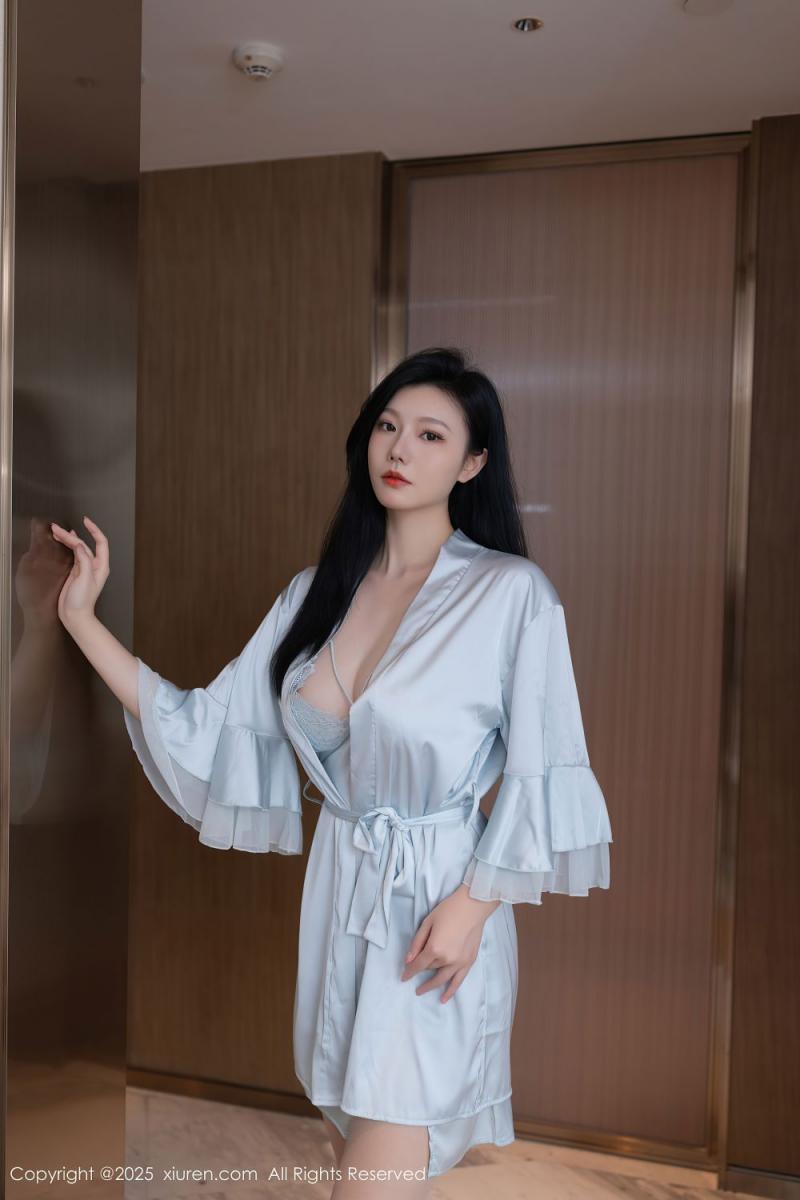 顶级鲜嫩蓝色睡衣气质少妇