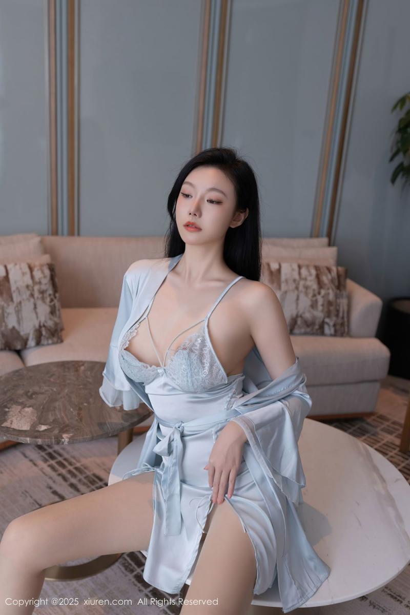 顶级鲜嫩蓝色睡衣气质少妇