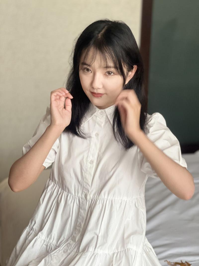 及其清纯的良家学妹