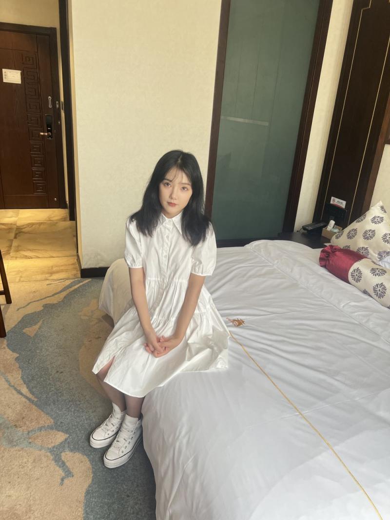 及其清纯的良家学妹