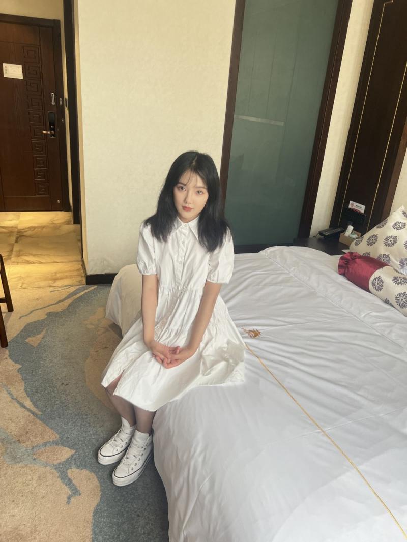 及其清纯的良家学妹