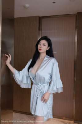 顶级鲜嫩蓝色睡衣气质少妇