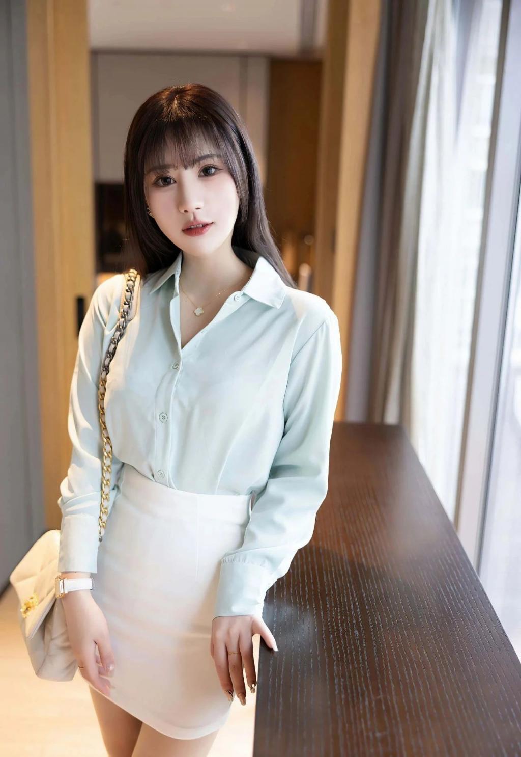 身材高挑的小姐姐