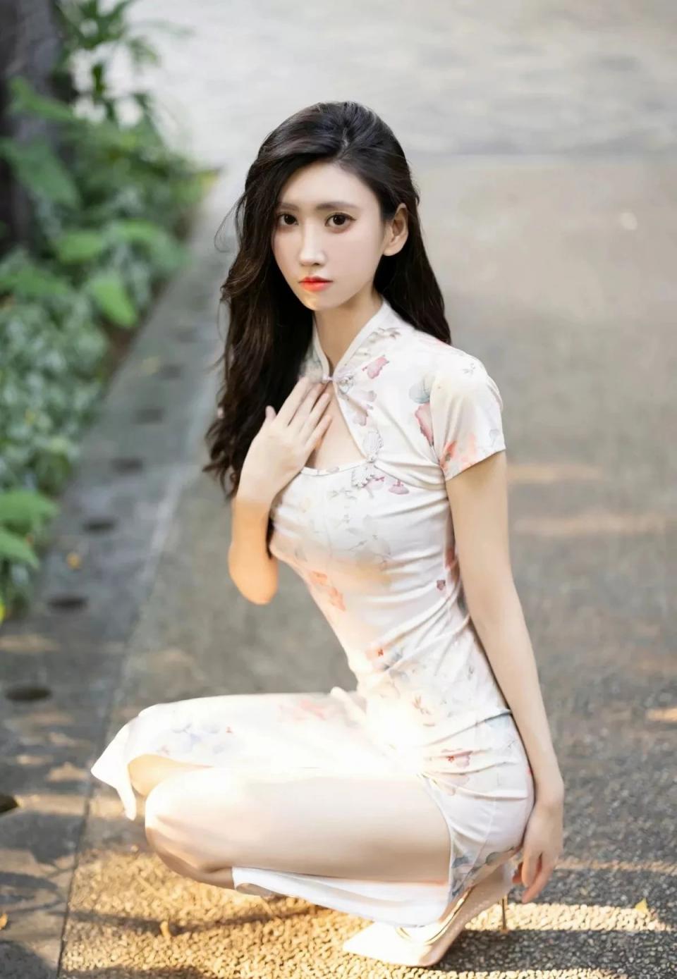 身材高挑的小姐姐