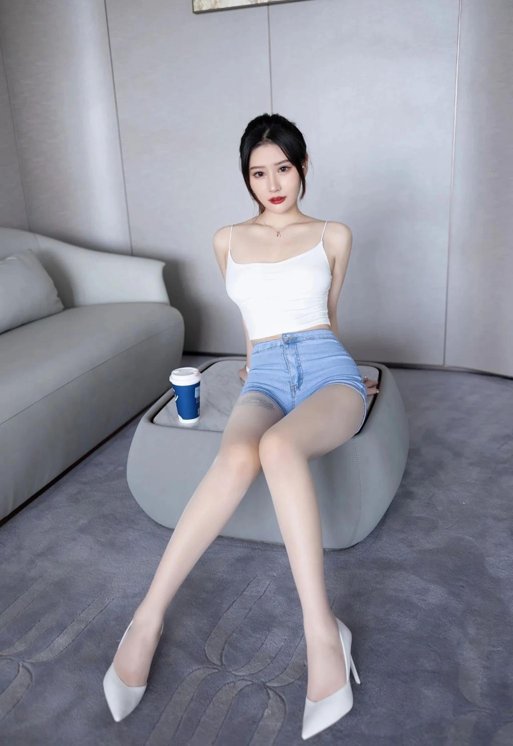 身材高挑的小姐姐