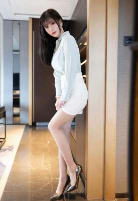 身材高挑的小姐姐