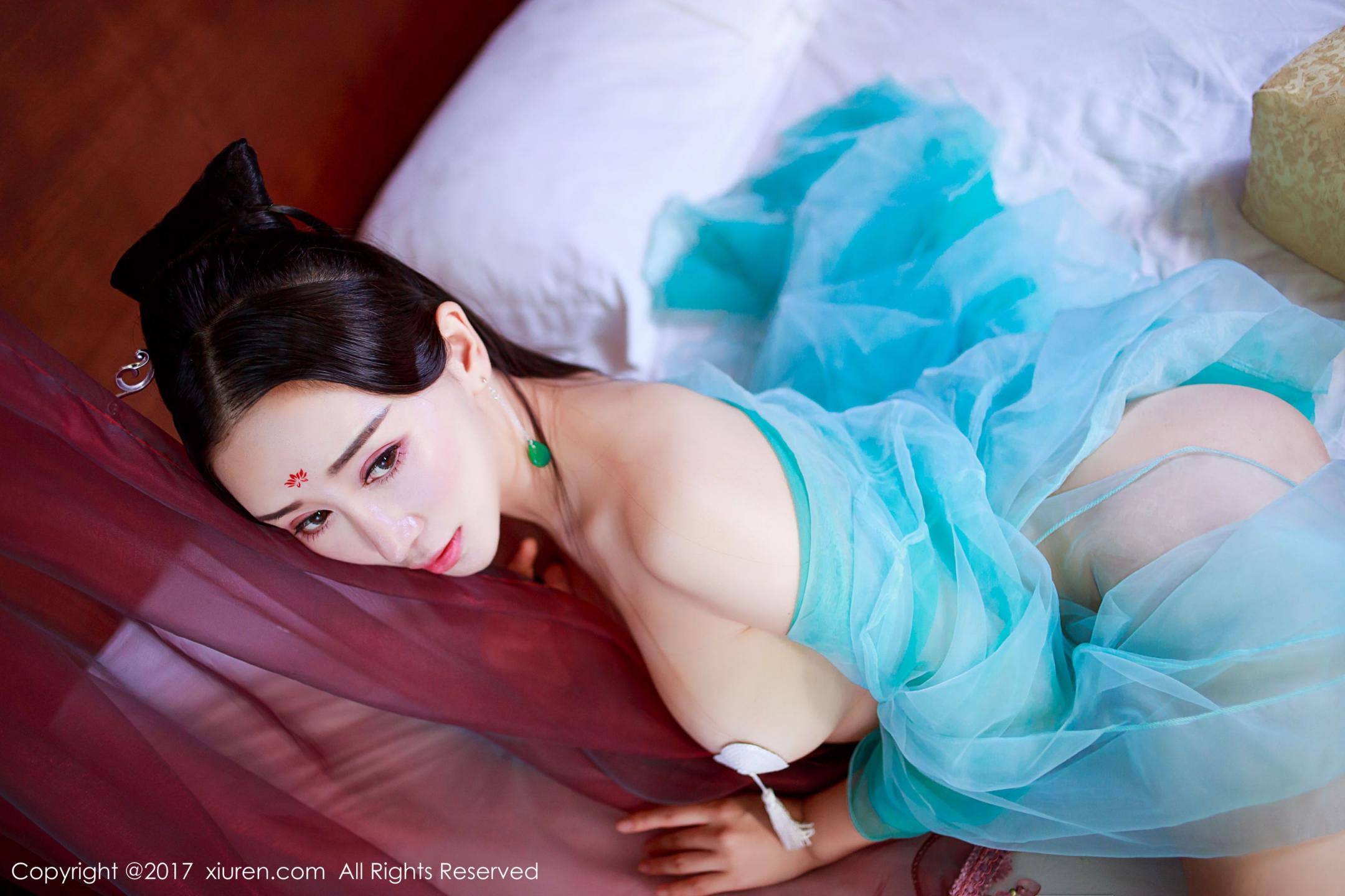 邹晶晶女王古装女神