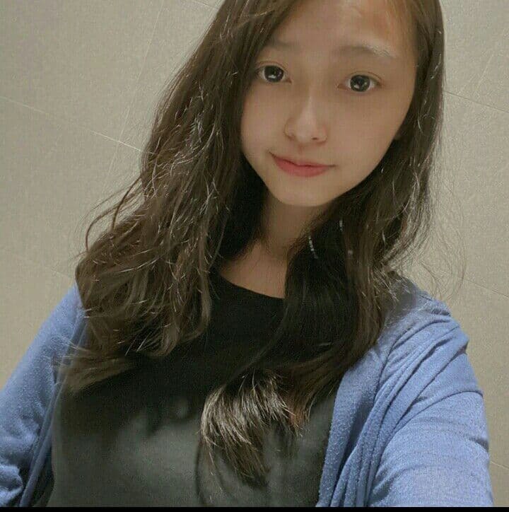 台湾科大情侣自拍泄密流出，女主高颜值吊钟巨乳极度反差