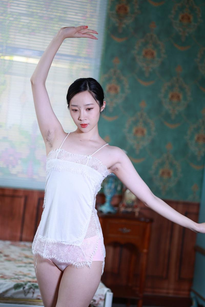 顶级一字马清纯少妇