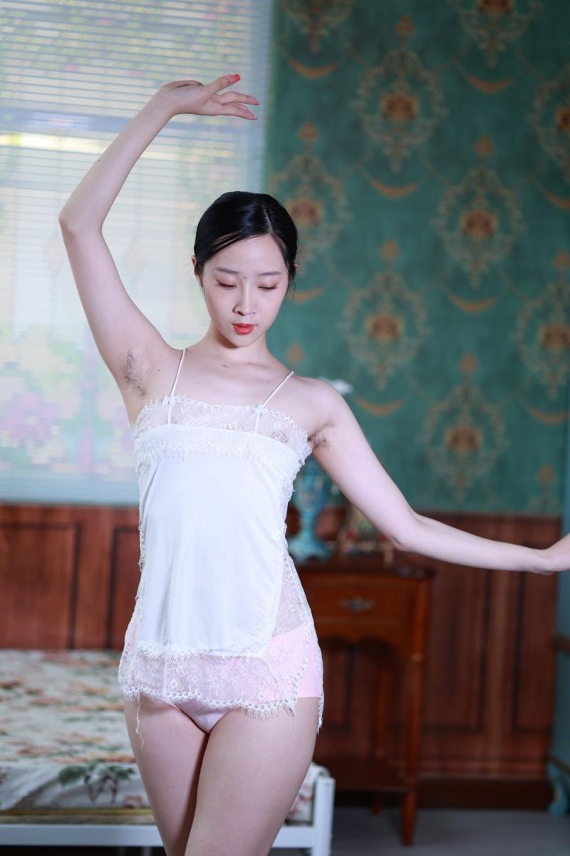 顶级一字马清纯少妇