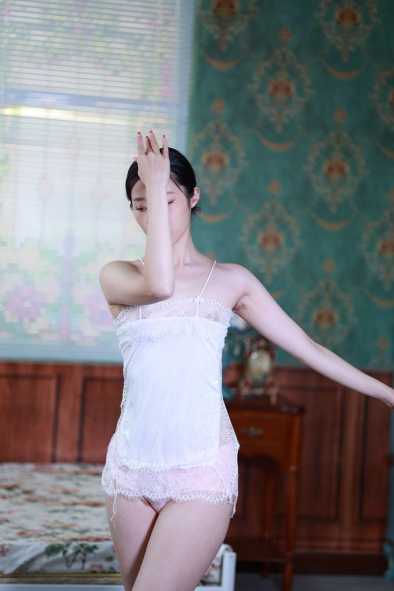 顶级一字马清纯少妇