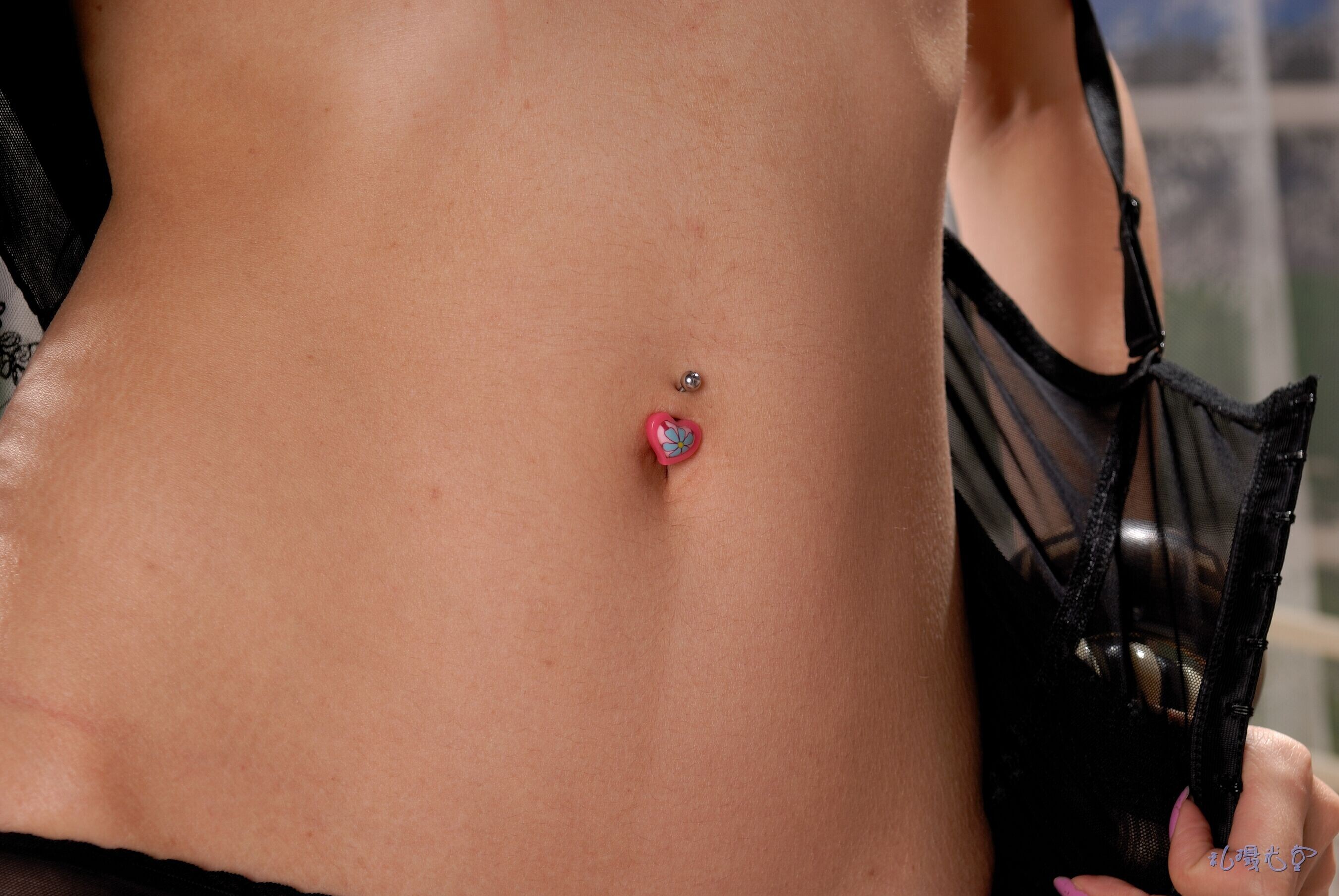 国模 Yumi 大尺度人体私拍套图