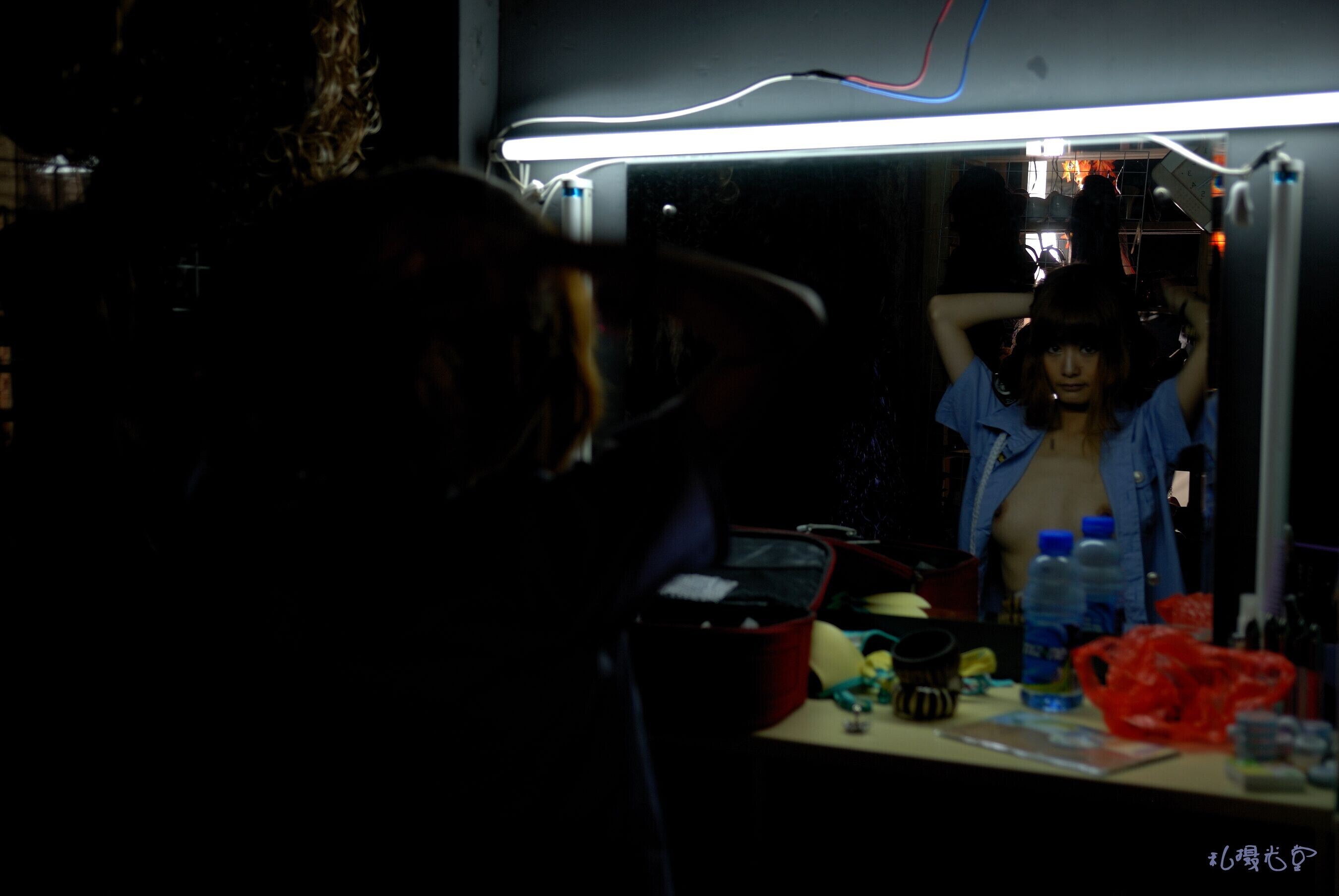 国模 Yumi 大尺度人体私拍套图