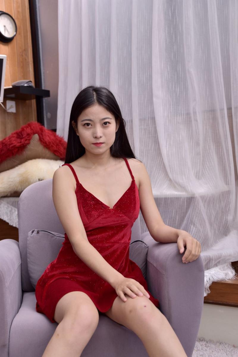 绝美的红衣少妇