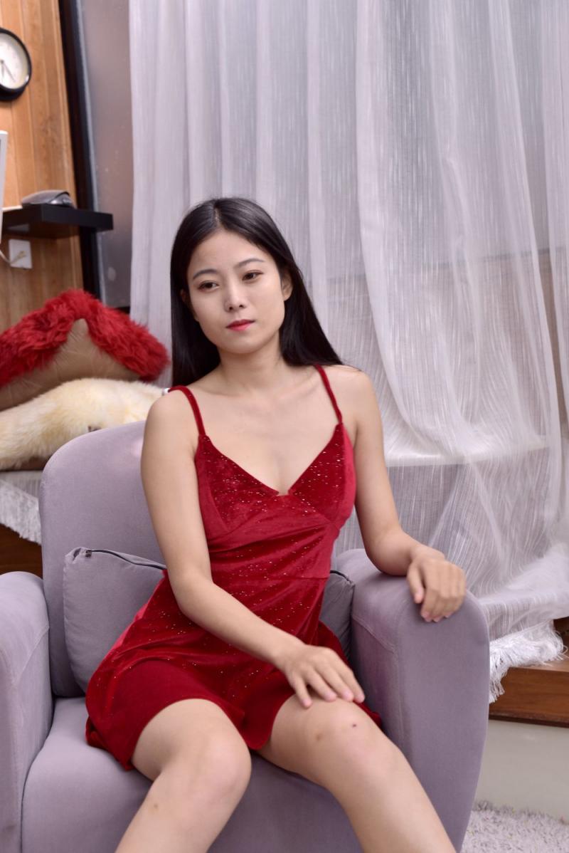 绝美的红衣少妇