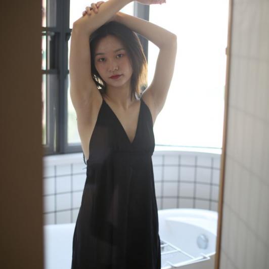 气质黑裙良家小姐姐