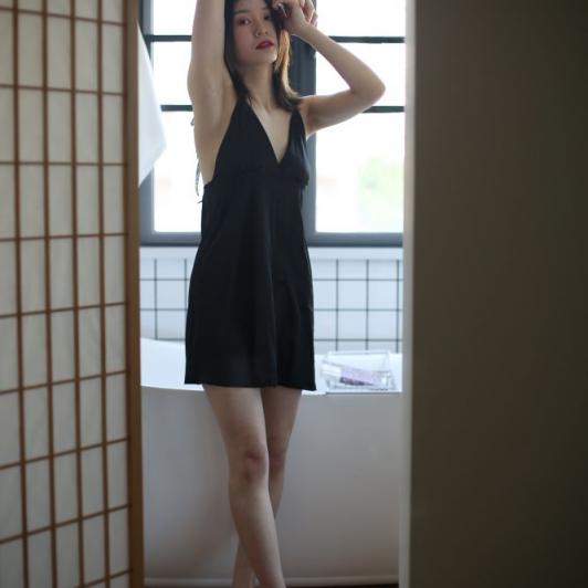 气质黑裙良家小姐姐