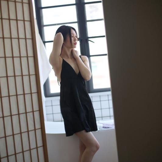 气质黑裙良家小姐姐