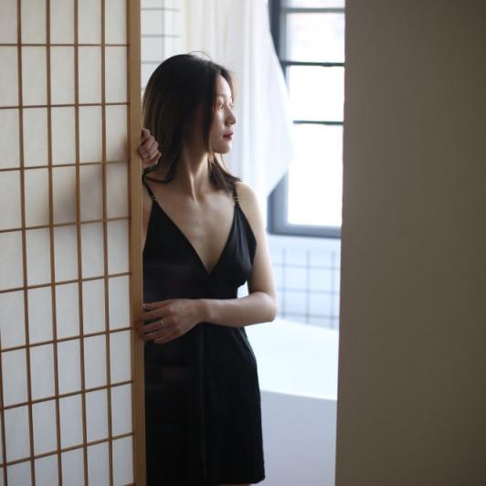 气质黑裙良家小姐姐