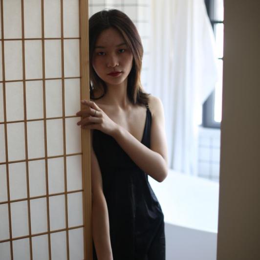 气质黑裙良家小姐姐