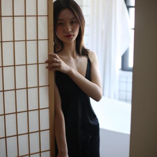 气质黑裙良家小姐姐