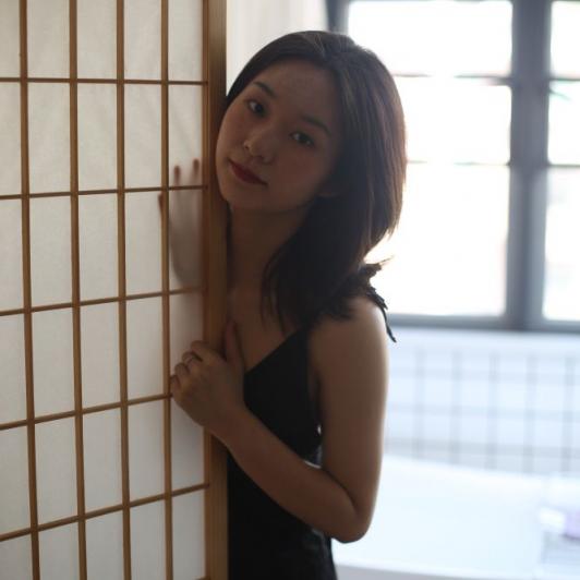 气质黑裙良家小姐姐