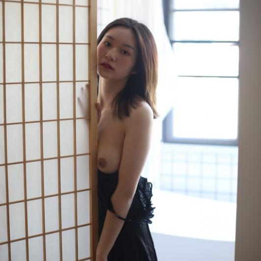 气质黑裙良家小姐姐