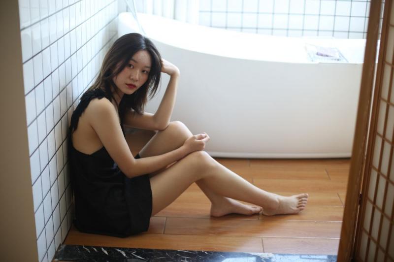 气质黑裙良家小姐姐