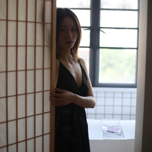 气质黑裙良家小姐姐