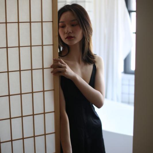 气质黑裙良家小姐姐