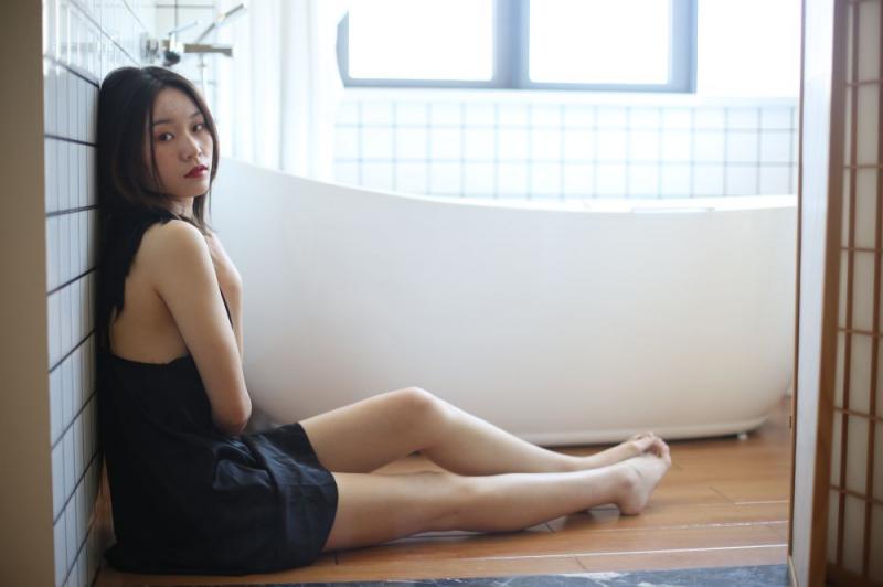 气质黑裙良家小姐姐