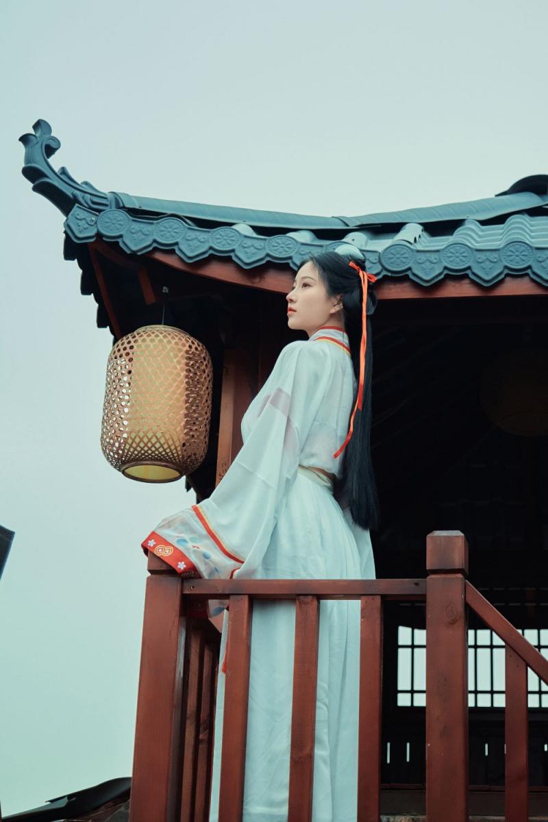 绝美古风美女奶子也是十分完美