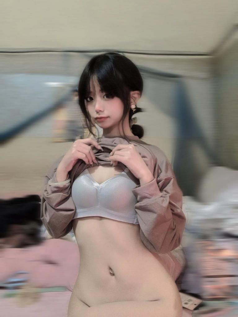 网红：斜眼龙王私拍