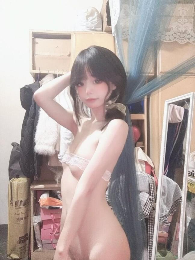 网红：斜眼龙王私拍