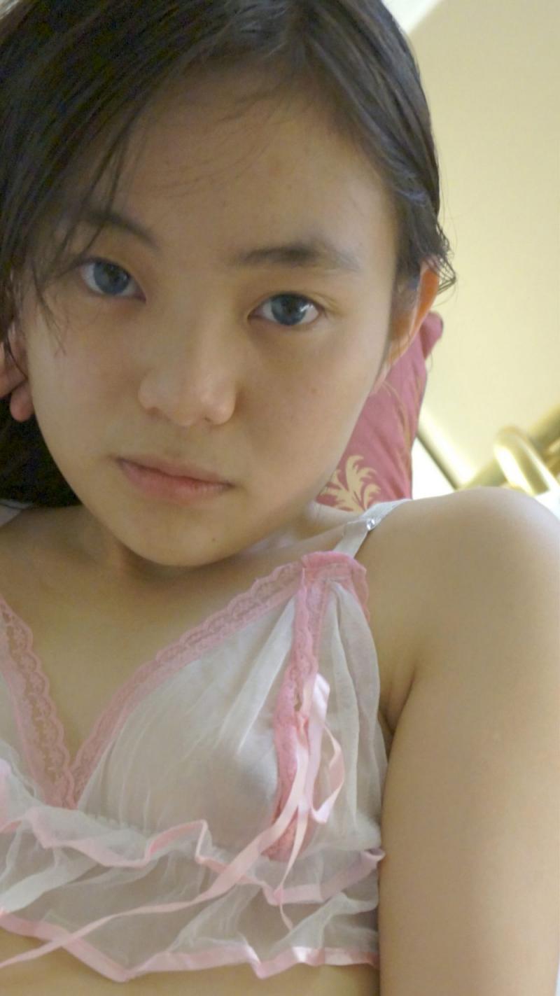 白色内裤妹子纯到极致